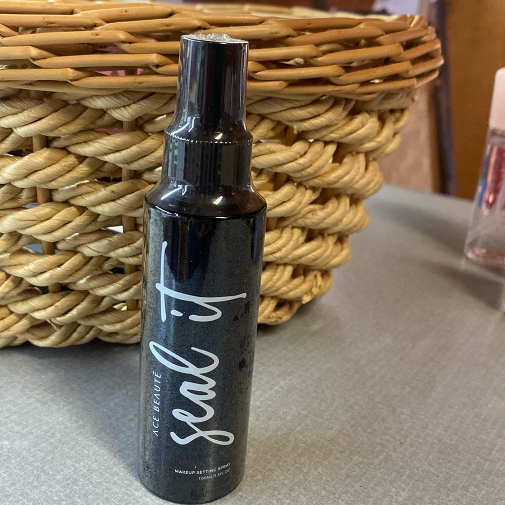 NIB Ace Beaute Seal It